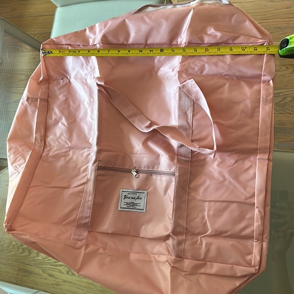 2 PACK BUNDLE DUFFLE BAGS ONE PINK ONE BLACK NEW IN PACKAGE W LUGGAGE SLEEVE - Picture 2 of 6